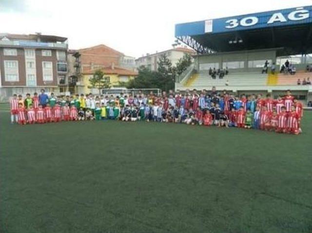 Anadolu Aile Derneği’nden Futbol Turnuvası