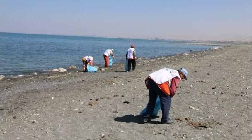 Van&rsquo;da Sahil Temizliği