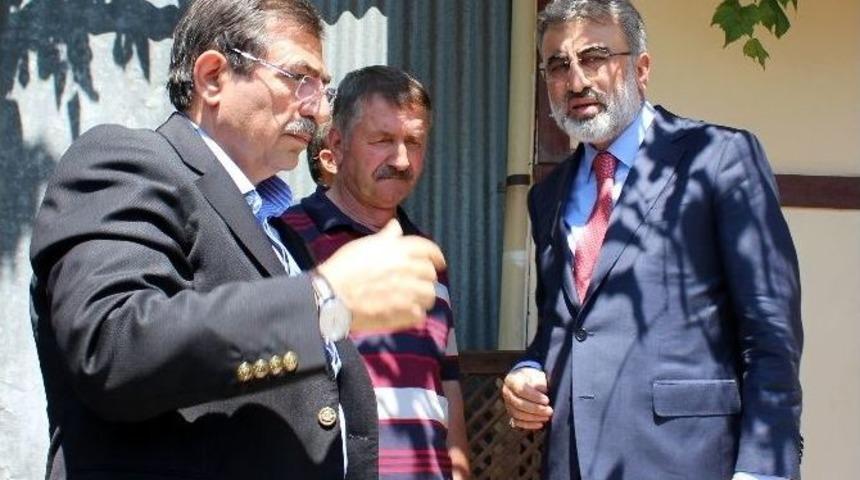 Bakanlardan Şehit Evine Taziye Ziyareti