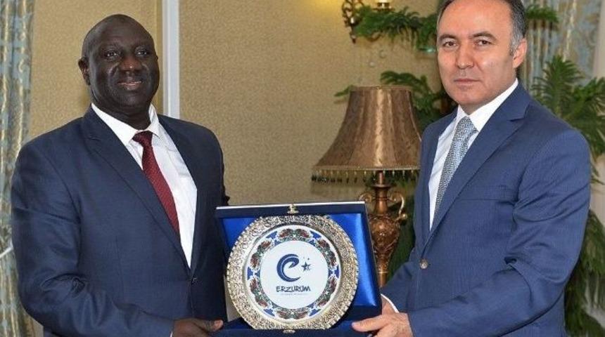 Vali Altıparmak B&uuml;y&uuml;kel&ccedil;i Momodou Badjie Kabul Etti