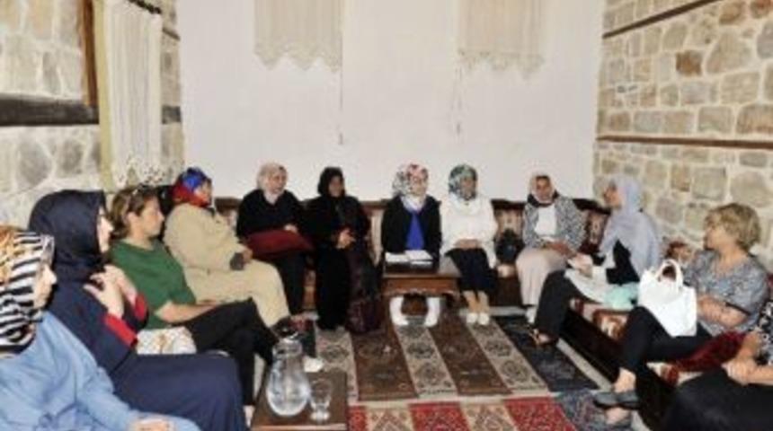 Mutlu Evliliğin Sırrı Bu Okulda