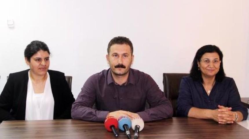 Hdp'li Dileki &Ouml;calan, Otomobilinin Aranmasına Tepki G&ouml;sterdi