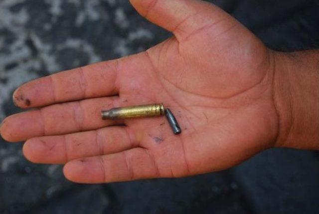 Bitlis te Pkk lılar Yol Kesti Ara&ccedil;ları Ateşe Verdi 2