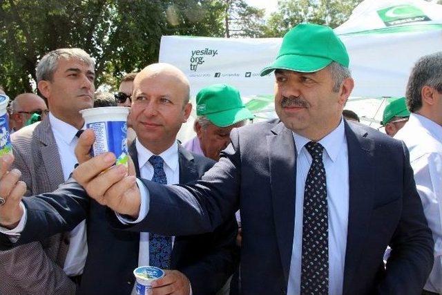 Yeşilay Kayseri’de 20 Bin Ayran Dağıttı