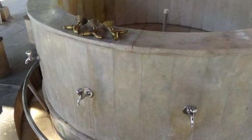 Siverek'te Caminin Musluklarını &Ccedil;aldılar