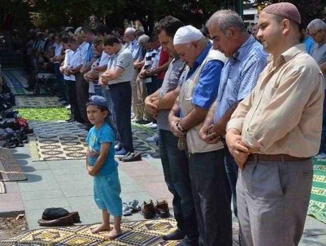 Aşırı Sıcaklar Altında Cuma Namazı 1