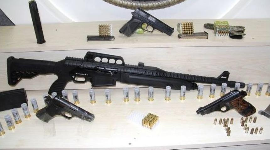 Adana&rsquo;da Ter&ouml;r Operasyonunda 10 G&ouml;zaltı