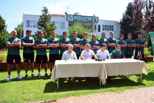 Bursaspor Alt Yapı Hocalarını Tanıttı 1