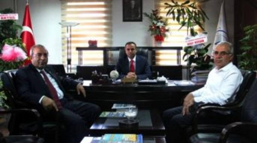 Rekt&ouml;r Battal&rsquo;dan M&uuml;d&uuml;r U&ccedil;ar&rsquo;a Ziyaret