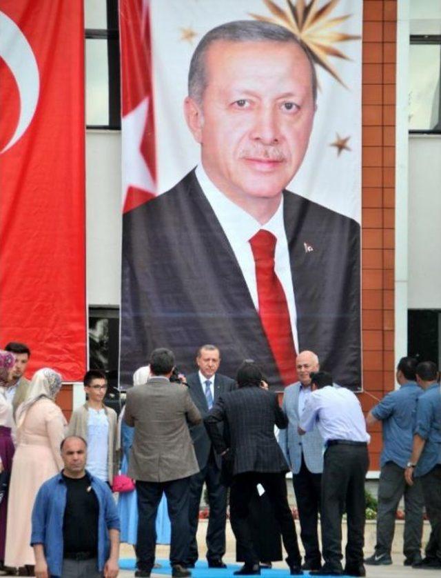 Cumhurbaşkanı Erdoğan Kıbledağı Camisinin Açılışını Yaptı (3)