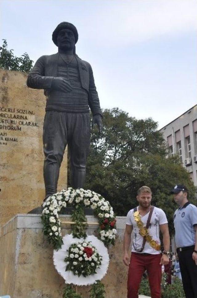 Yağlı Güreşler Öncesi Kortej Yürüyüşü