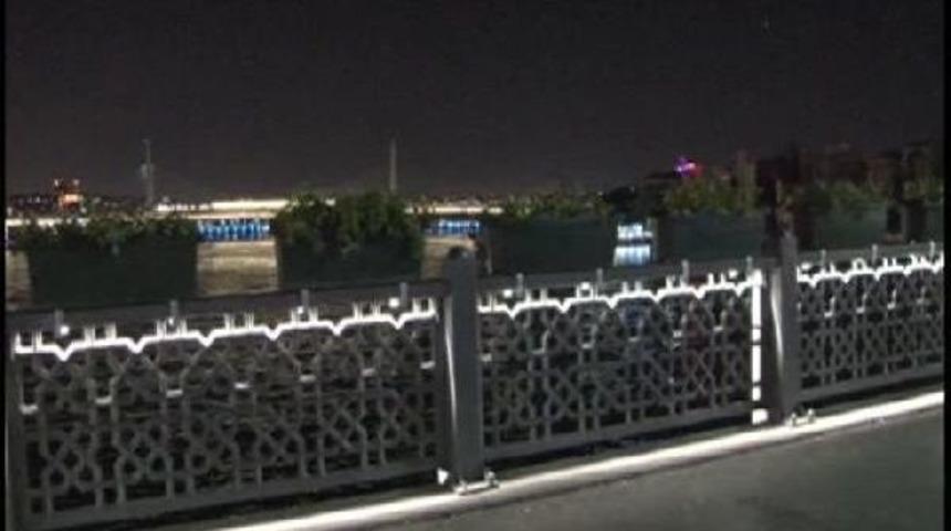 Galata K&ouml;pr&uuml;s&uuml;'nde Saksı Operasyonu