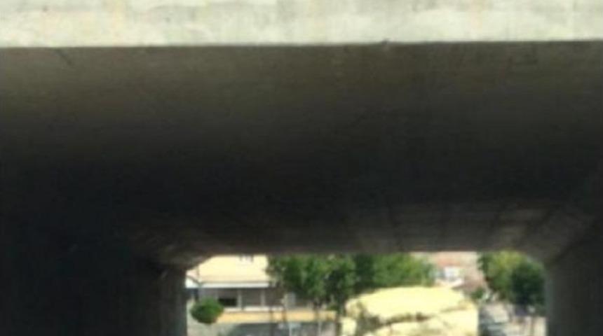 Trafikte Akıl Almaz G&ouml;r&uuml;nt&uuml;