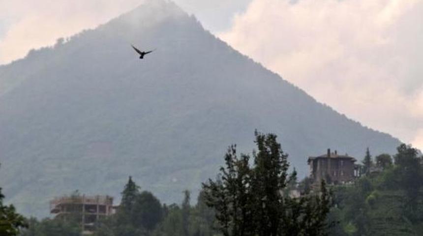 Cumhurbaşkanı Erdoğan I&ccedil;in Rize'de Ilgin&ccedil; Pankartlar