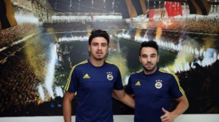 Ozan Tufan Ve Volkan Şen İmzalıyor