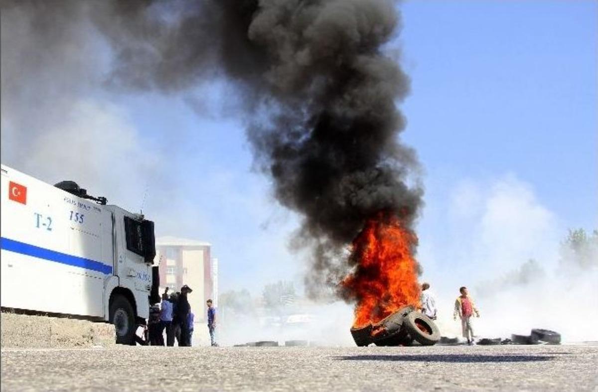 Erzurum&rsquo;da Emniyet M&uuml;d&uuml;rl&uuml;ğ&uuml;&rsquo;ne Roketatarlı Saldırı