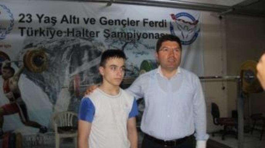 Tun&ccedil;&rsquo;tan, Avrupa Halter Şampiyonu&rsquo;na Tebrik Ziyareti