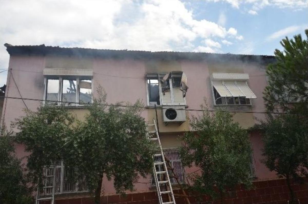 Akhisar&rsquo;da Mutfak T&uuml;p&uuml; Patladı: 4 Yaralı