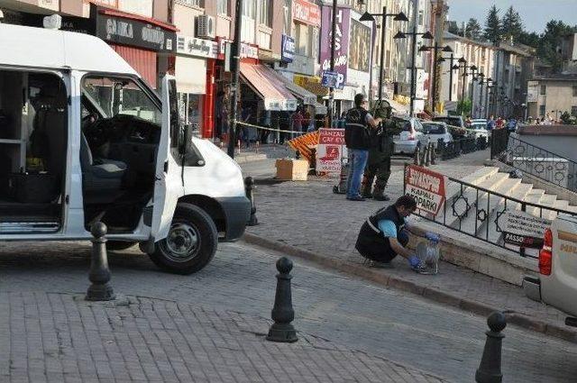 Sivas’ta Şüpheli Okul Çantası Fünye İle Patlatıldı