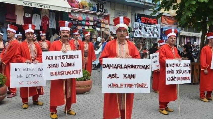 Uyuşturucuya Mehteranlı Tepki Y&uuml;r&uuml;y&uuml;ş&uuml;