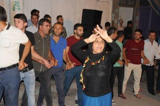 Cizre&rsquo;de 15 Ağustos Kutlamalarında 6 Kişi Yaralandı 2