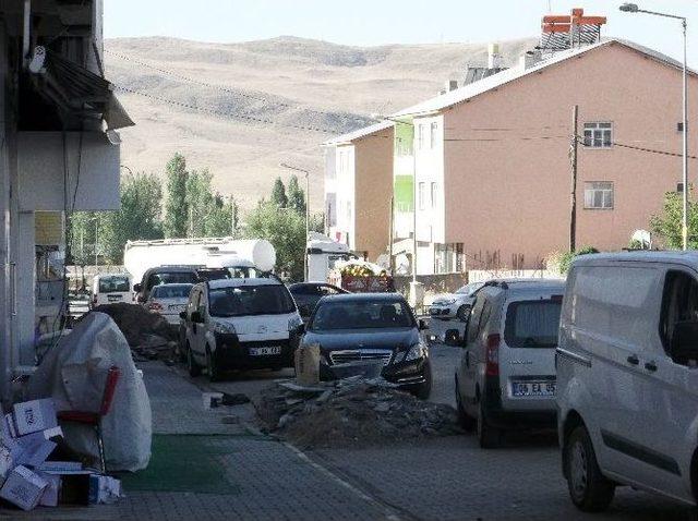 Pkk Varto’da Hendek Kazdı