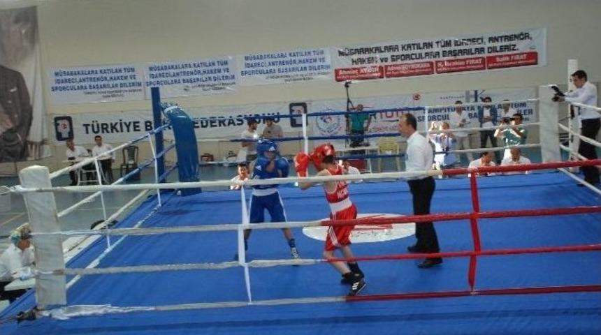 T&uuml;rkiye Boks Şampiyonası Adıyaman&rsquo;da Başladı