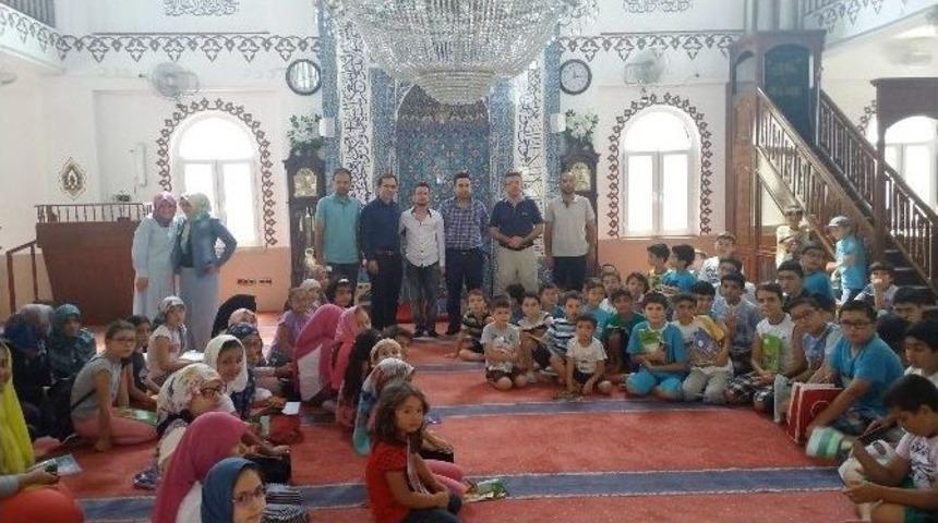 Kur&rsquo;an Kursu&rsquo;nda Başarılı Olan &Ccedil;ocuklara Tablet