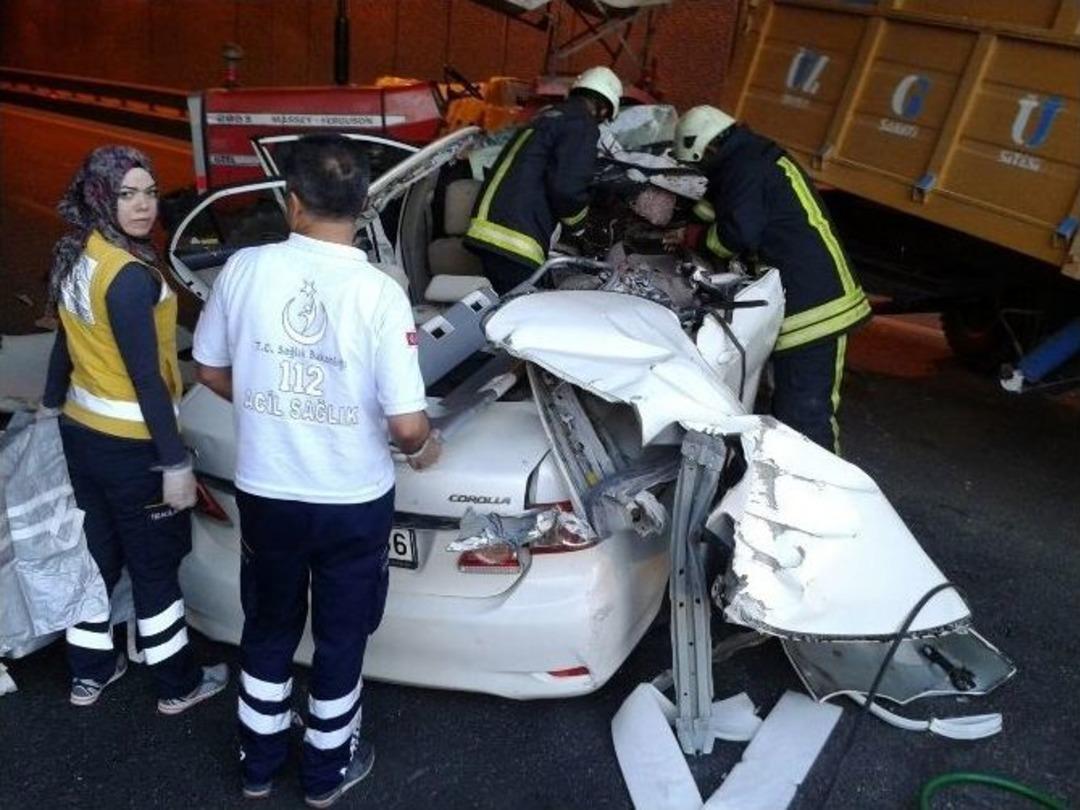 Malatya&rsquo;da Trafik Kazası: 2 &Ouml;l&uuml; 3 Yaralı