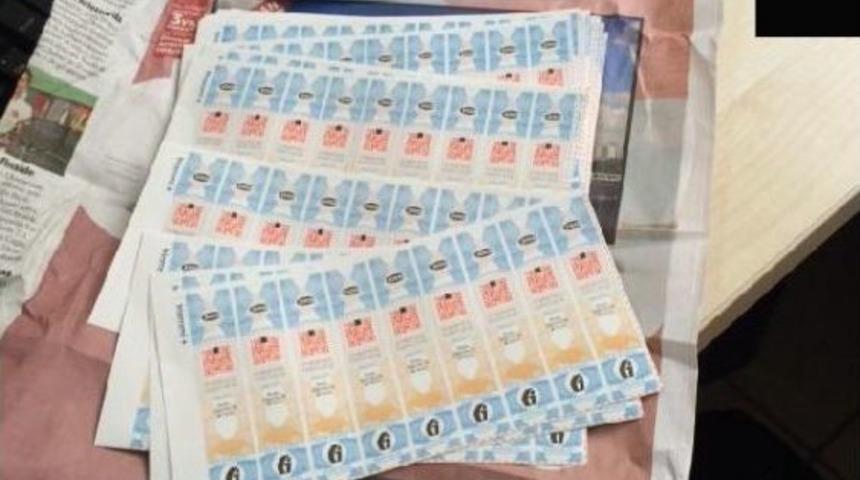 İzmir'de 1669 Şişe Sahte Rakı Ele Ge&ccedil;irildi