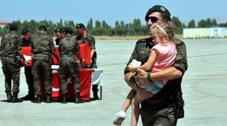 Şehit Polis Memleketine Uğurlandı