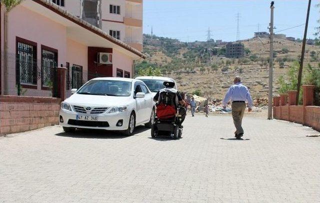 Engellilerin Kaldırım Çilesi