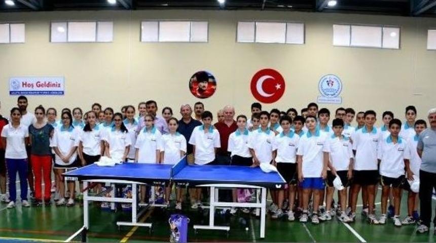 Milli Takım Sporcularına Moral Ziyareti