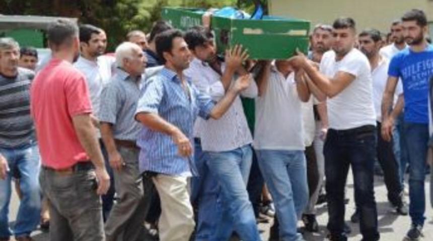 Antalya'da Tombala Kavgası: 2 &Ouml;l&uuml;, 2 Yaralı (2)