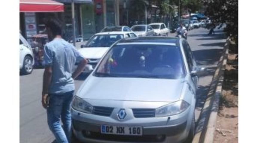 Maddi Hasarlı Kaza Sonrası Yol Trafiğe Kapandı