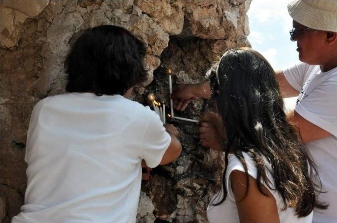 Sivas&rsquo;ta Ermeniler &ldquo;&uuml;z&uuml;m Kutsanma Bayramını&rdquo; Kutladı