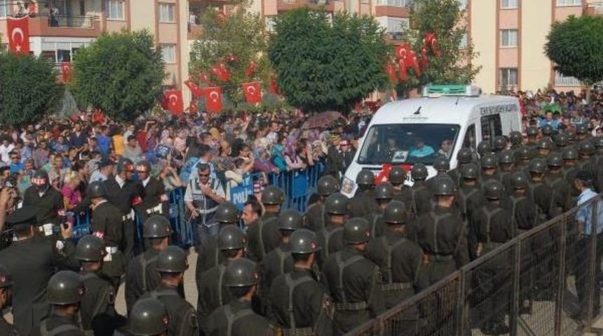 Şehit Uzman &Ccedil;avuş Haşim Dirik, Sarıg&ouml;l'de Toprağa Verildi (3)