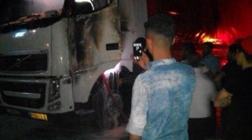 Pkk, Doğubayazıt&rsquo;ta Tır Yaktı