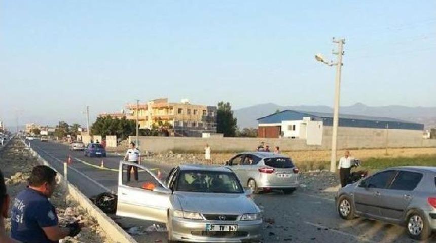 Motosiklet, Otomobile Çarptı: 2 Ölü, 6 Yaralı