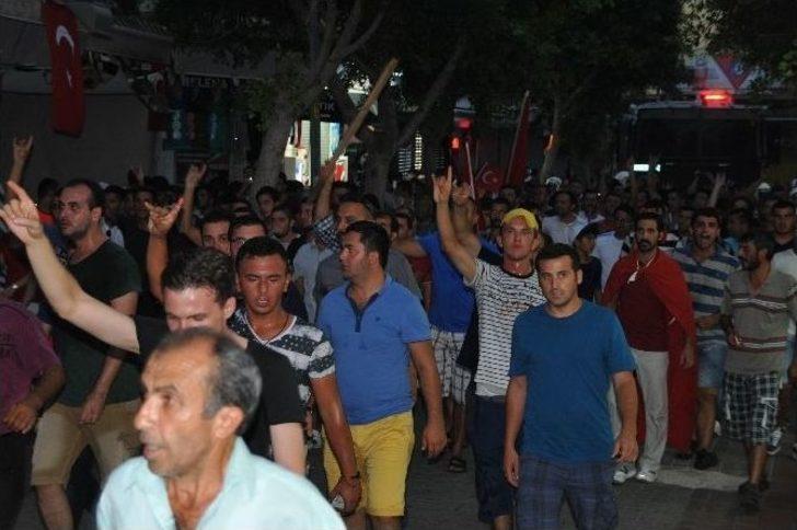Alanya’da Terörü Protesto Eyleminde İki Grup Birbirine Girdi G3