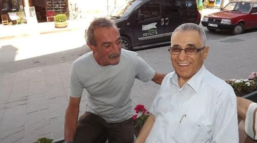 55 Yıl &Ouml;nceki Muhtarla 55 Doğumlu Muhtarın Karşılaşması