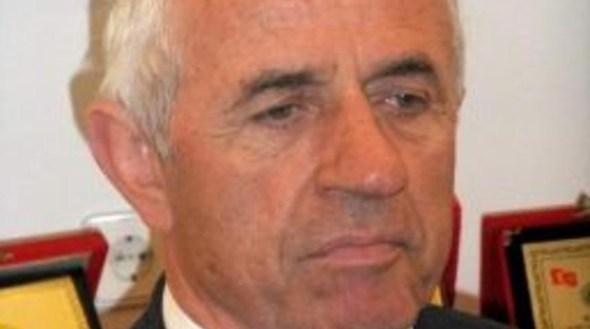 Nafi G&uuml;ral&rsquo;dan Gazetecilere Jest