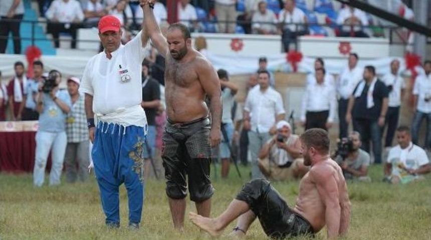 Kurtdere Yağlı G&uuml;reşleri'nde B&uuml;y&uuml;k M&uuml;cadale