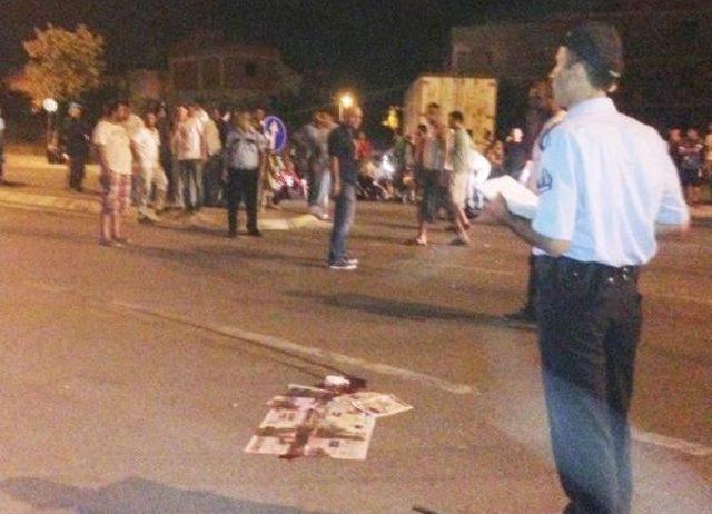 7 Yaşındaki Çocuk Kazada Ölünce, Mahalleli Yol Kapattı 1