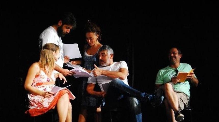 Eskişehir Şehir Tiyatroları &ldquo;halktan Biri&rdquo; Adlı Yeni Oyununun Provalarına Başladı