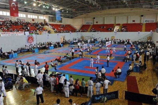 Karadeniz Ve Hazar Ülkeleri Karate Şampiyonası Sona Erdi