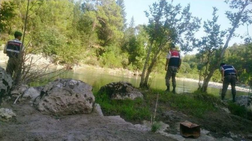 Serinlemek İ&ccedil;in Girdiği &Ccedil;ayda Kayboldu