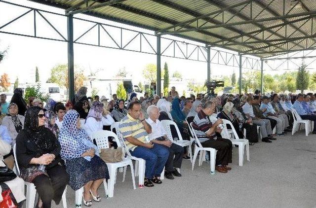 Deprem Şehitleri Mezarları Başında Anıldı