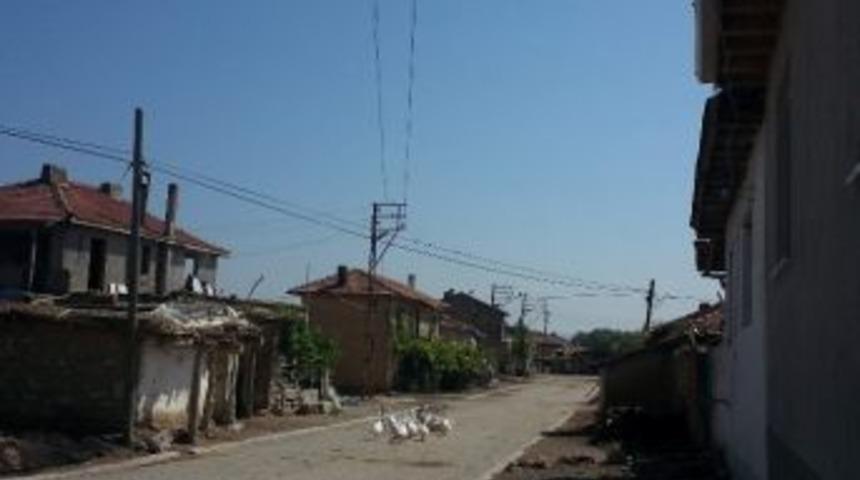 İhsaniye İl&ccedil;esinde Yaşanan Elektrik Kesintileri Vatandaşı İsyan Ettirdi