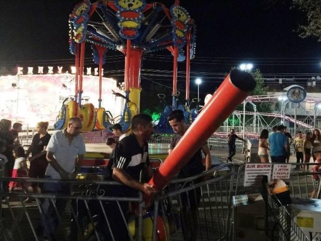 Lunaparkta Airbon Borusu Koptu: 2 &Ccedil;ocuk Yaralı